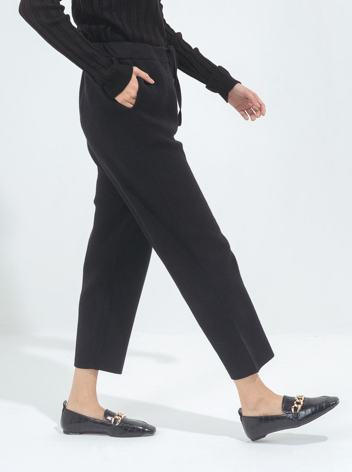 BLACK SWEATER KNIT STRAIGHT PANTS