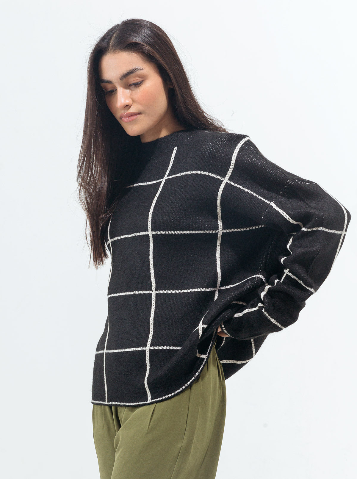 BLACK CONTRAST GRID PULLOVER