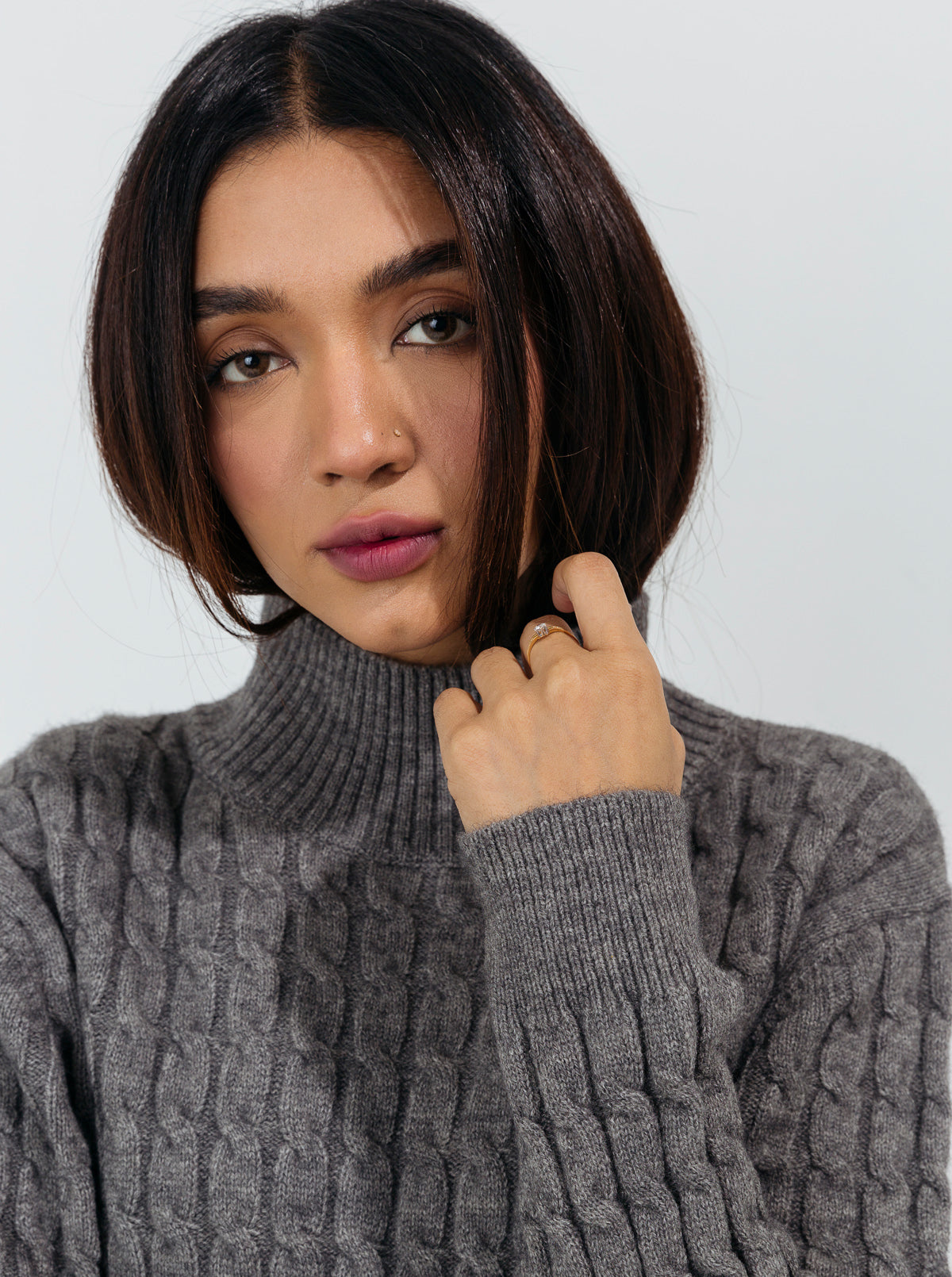 GRAY CABLE KNIT LONG PULLOVER